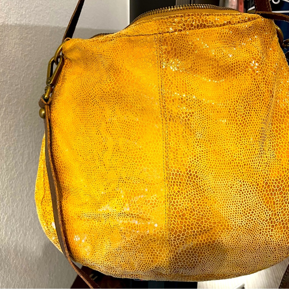 HANDBAG BY HOBO!!